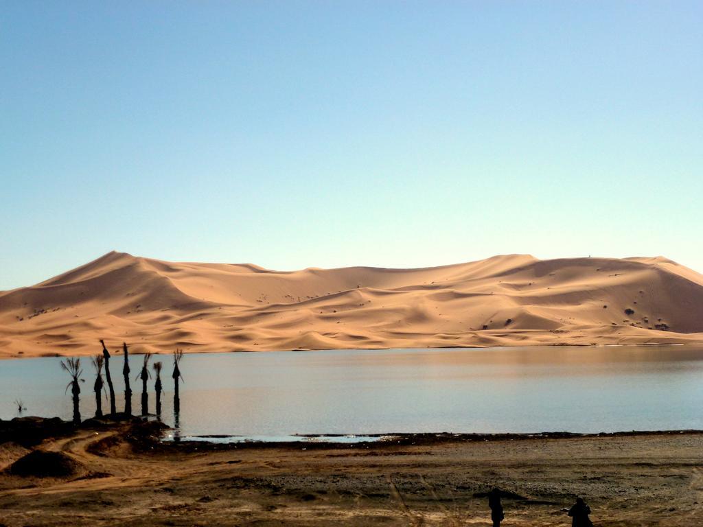 La Vallee Des Dunes - Auberge, Bivouacs Et Excursions Merzuga Kültér fotó