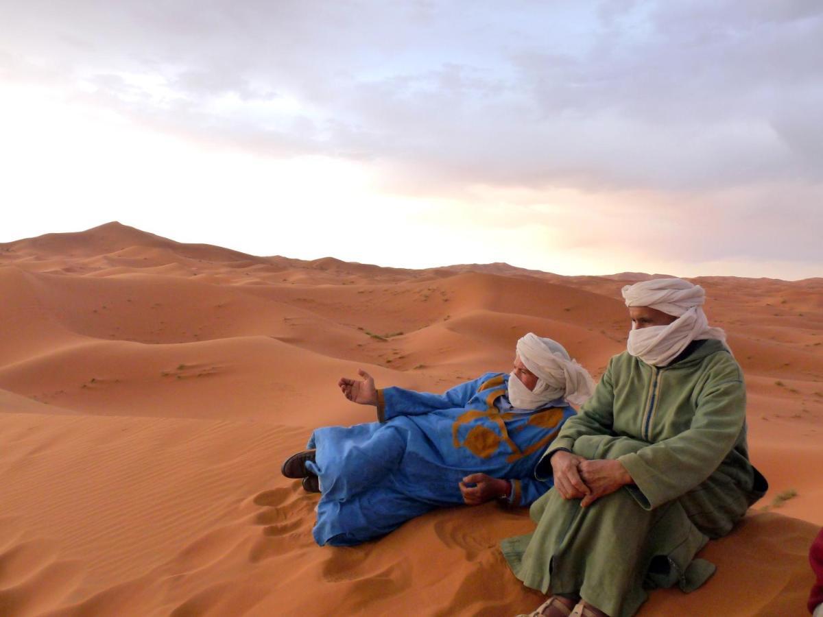 La Vallee Des Dunes - Auberge, Bivouacs Et Excursions Merzuga Kültér fotó